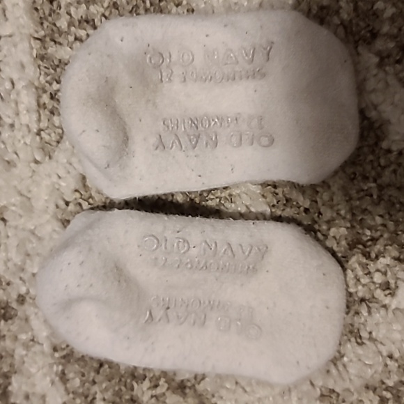 15 for $10 - Old Navy Infant Socks White 12-24m - Picture 2 of 2